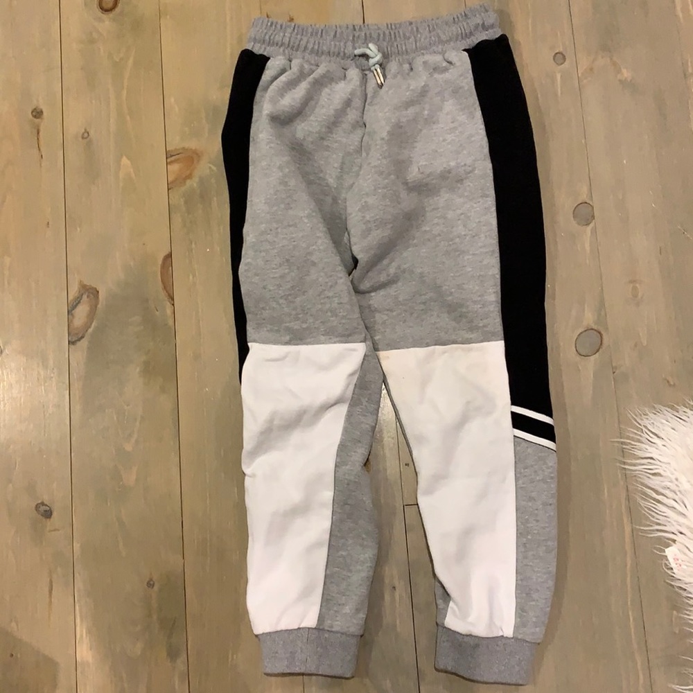 Grey & Black color block sweatpants!